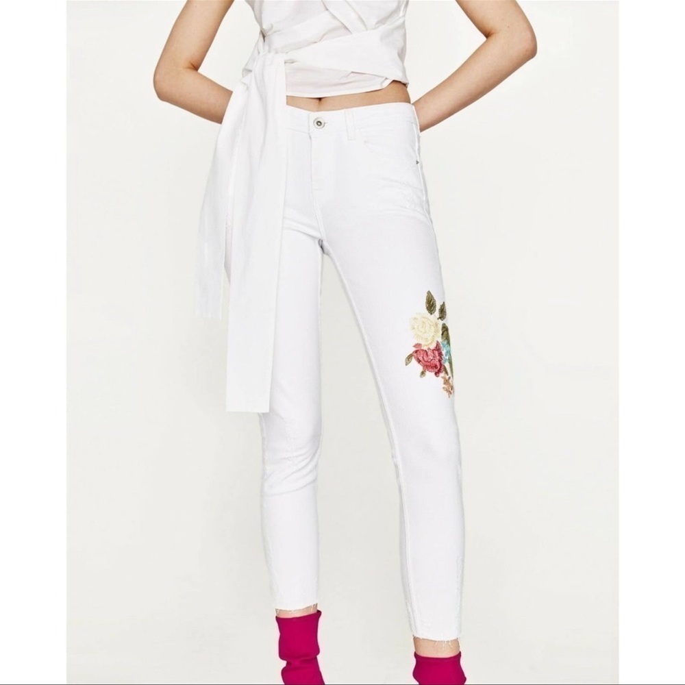 Zara Embroid White jeans
